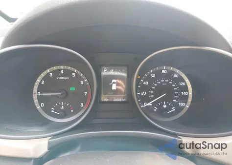 2017 Hyundai Santa Fe Sport 2.4L z USA, uszkodzony, nr VIN 5NMZUDLBXHH012930